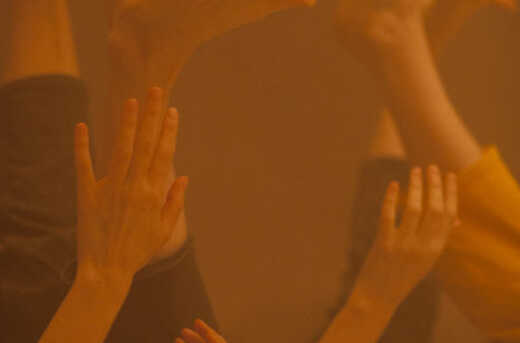 FLÖKT – a flickering flow